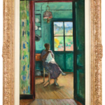 Femme cousant dans un intérieur thumbnail